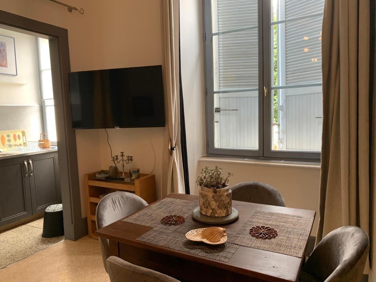 La Cour Pavee, T2 Lumineux, Cosy, Confort 55 M2 Saint-Leonard-de-Noblat Exterior photo