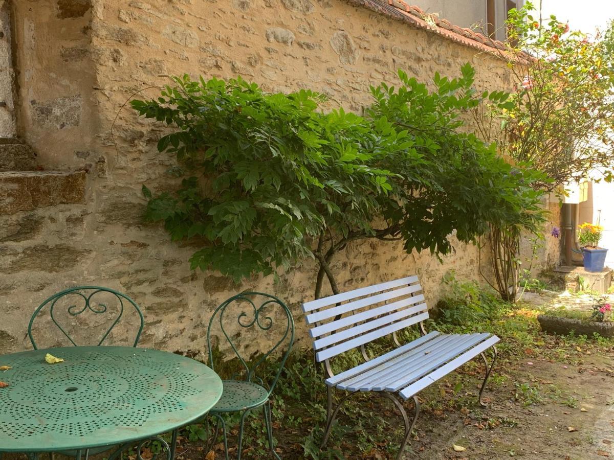La Cour Pavee, T2 Lumineux, Cosy, Confort 55 M2 Saint-Leonard-de-Noblat Exterior photo